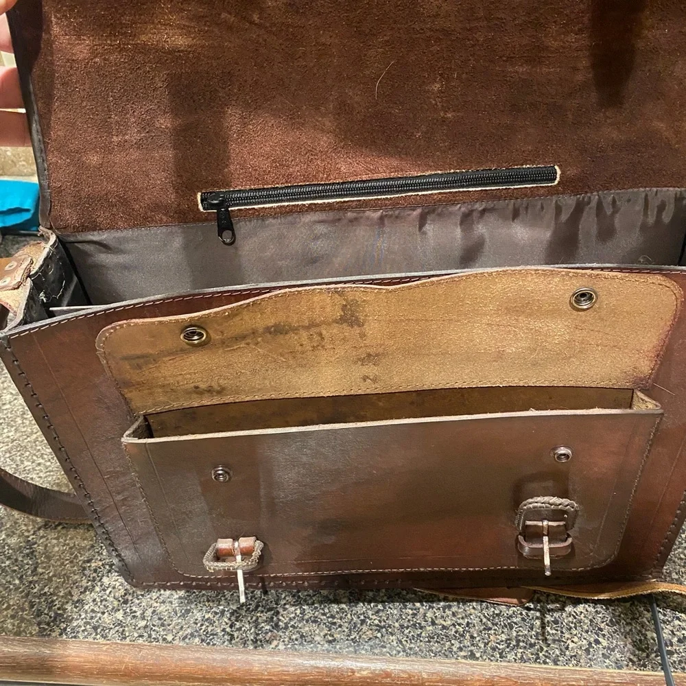 Chilean Handmade Leather Satchel Messenger Bag - Picture 6 of 8